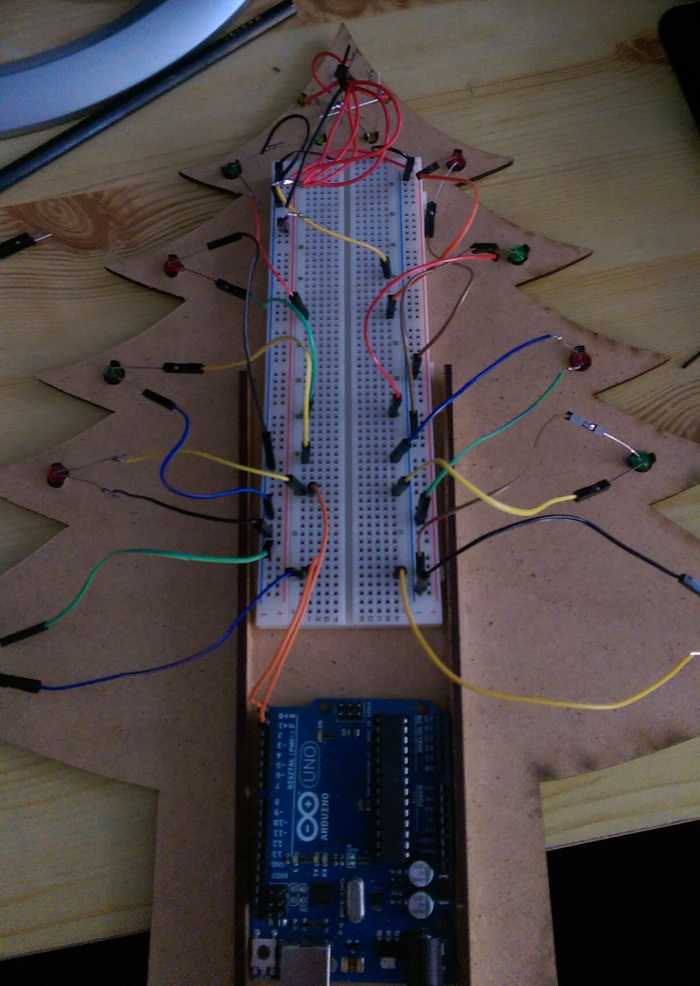 Wiring of the back of the Tektree. You can see a lot of jumper wires sticking out and connecting to LEDs